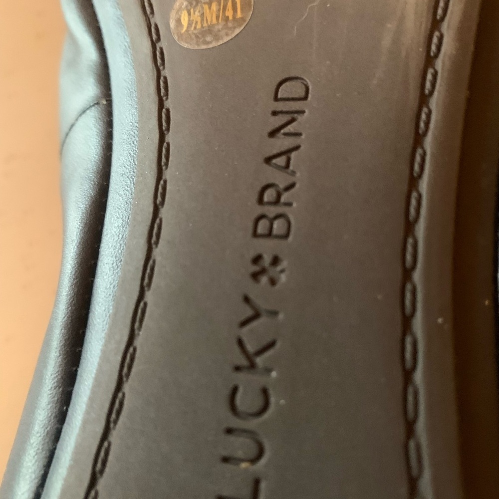 Lucky Brand, LIKE NEW, worn only 1 time, NAVY BLUE, Emmie, Flat shoes. Size 9.5 - Picture 7 of 10